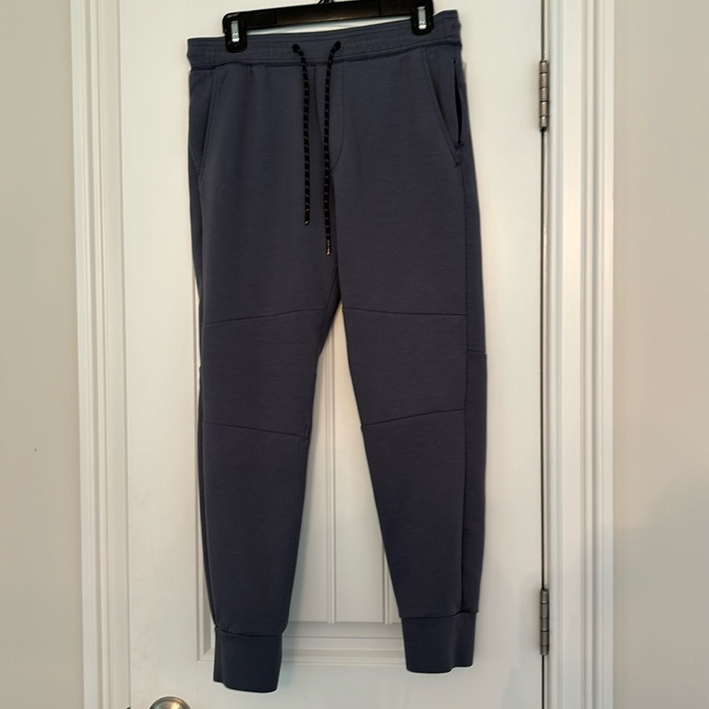 American Eagle Men’s small drawstring joggers